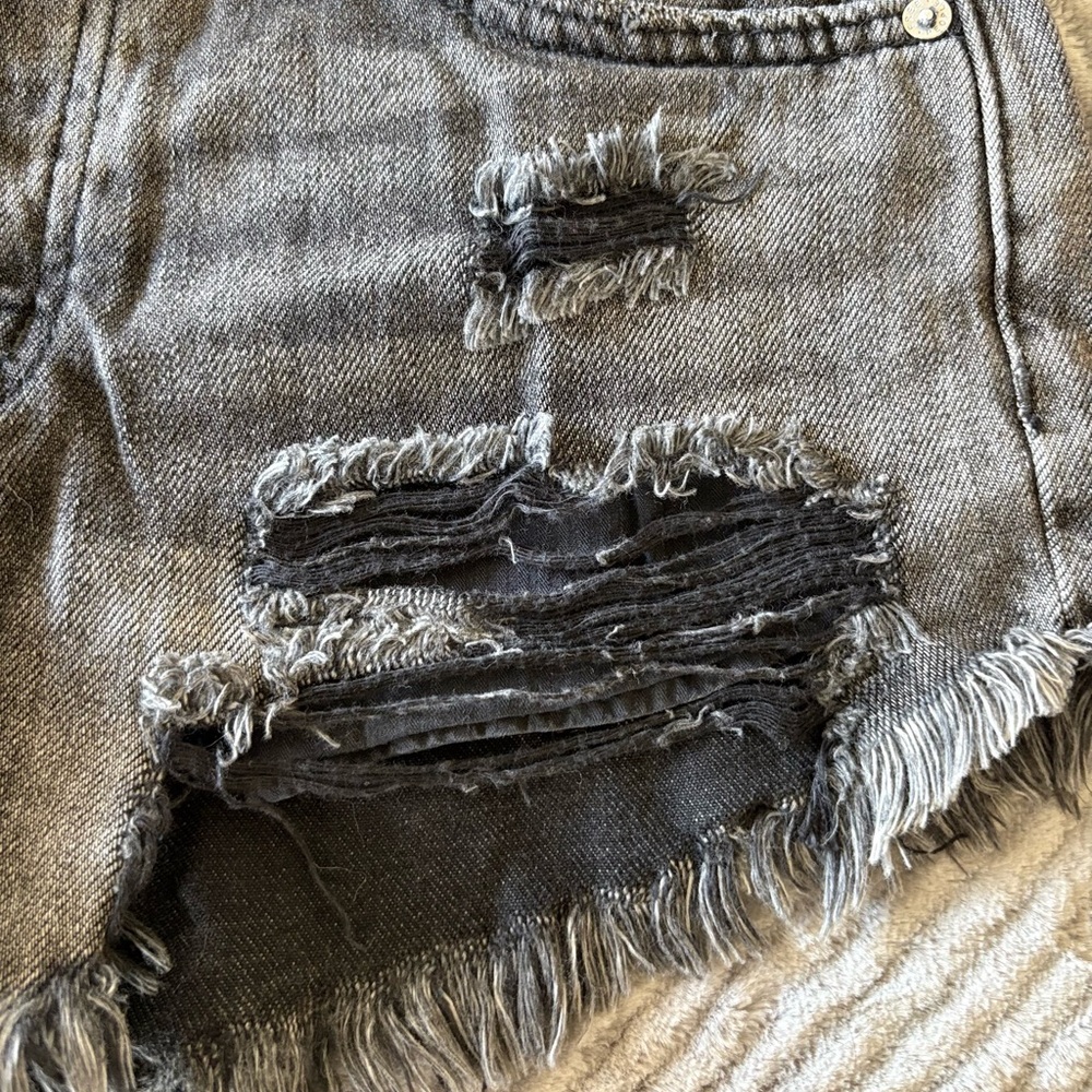 We The Free Black Loving Good Vibrations Cut Off Jean Shorts Size 26 - Picture 4 of 11